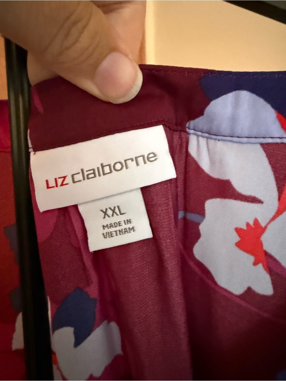 Liz Claiborne Burgundy Floral V-Neck Blouse - Picture 2 of 2